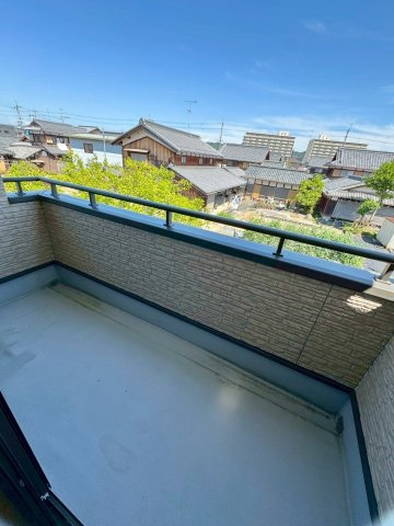 野洲市冨波甲　中古戸建てのバルコニー|日当たりの良い南面バルコニー。