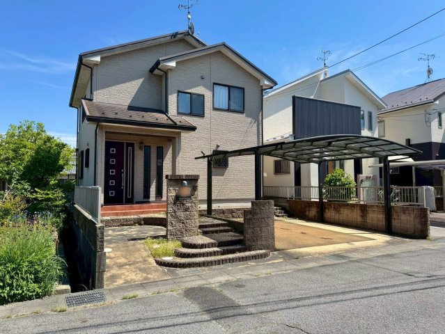 野洲市冨波甲　中古戸建ての外観|小学校まで徒歩9分なので、小さなお子様も無理なく通えます。