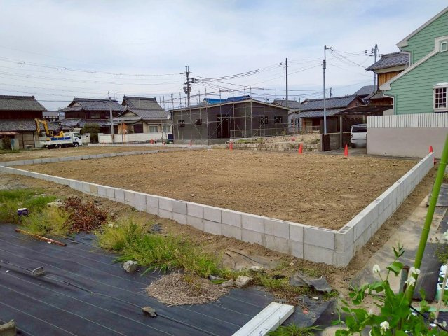 野洲市安治　建築条件無し売土地の外観|前道 公道 約5.4ｍ。