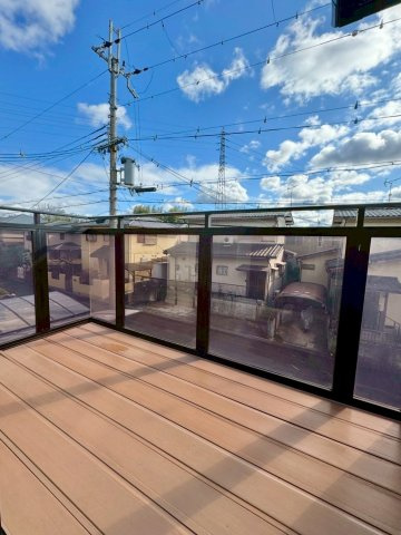 草津市桜ケ丘1丁目　中古戸建てのバルコニー|南面バルコニーは陽当たり良好です。