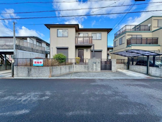 草津市桜ケ丘1丁目　中古戸建ての外観|コンビニやスーパーまで徒歩圏内の生活至便な立地。
