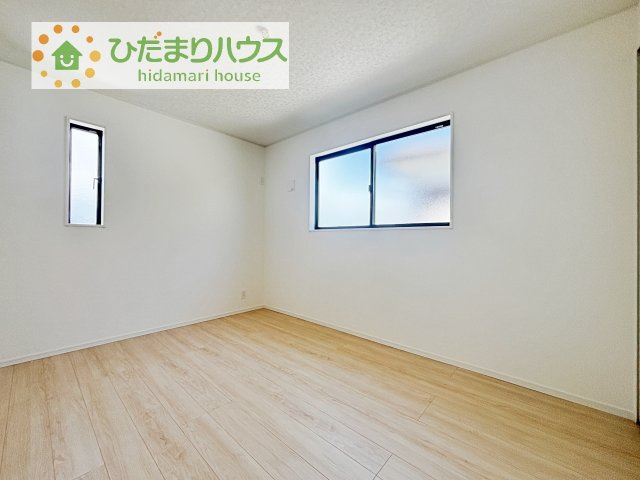 【洋室】 | 土浦市小松第7　新築戸建　5号棟 | 夏場に心地良いひんやり感はフローリングならでは☆彡