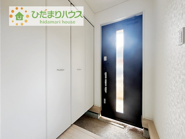 【玄関】 | 土浦市小松第7　新築戸建　5号棟 | 丁度良い靴箱のサイズ♪これだけあれば家族全員の靴がしまえてスッキリ(^O^)