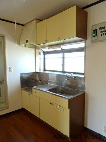 南部コーポBのキッチン|窓付きキッチン