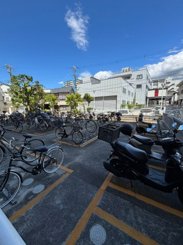 グランドプラザ御崎公園の駐輪場