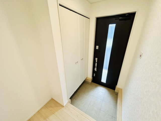 八街市八街ほ第16の玄関