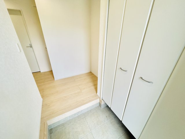 八街市八街ほ第16の玄関