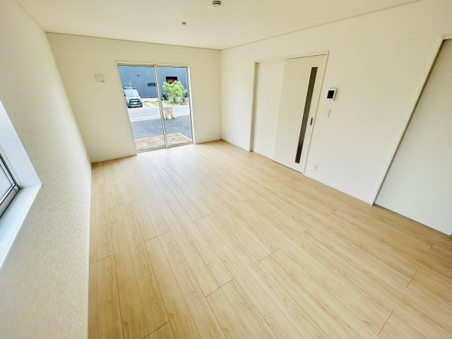 八街市八街ほ第16の居間・リビング