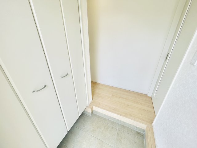 八街市八街ほ第16の玄関