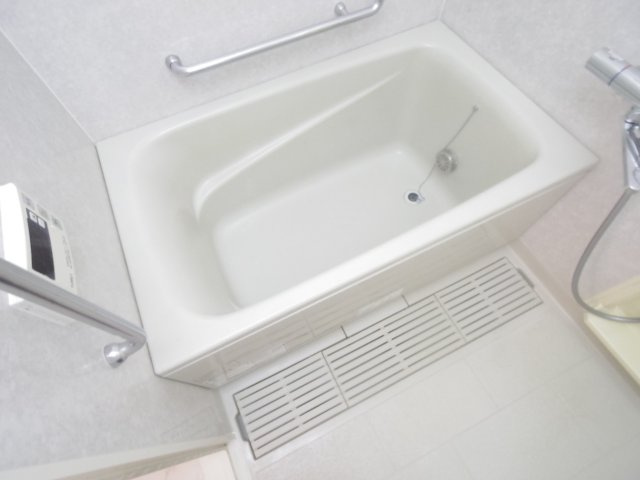 新座四季タウンCの浴室