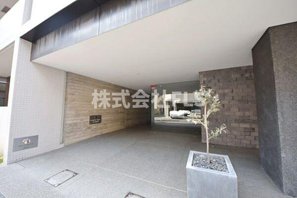 中央区湊３丁目の賃貸マンションのエントランス