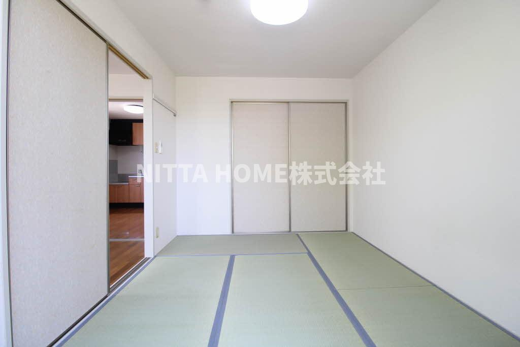 メゾン仁平Ⅱの和室|洋室と和室のお部屋はそれぞれ５．９帖です◇