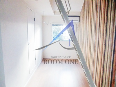 ラビアン志村 の居間・リビング|洋室のお部屋です。