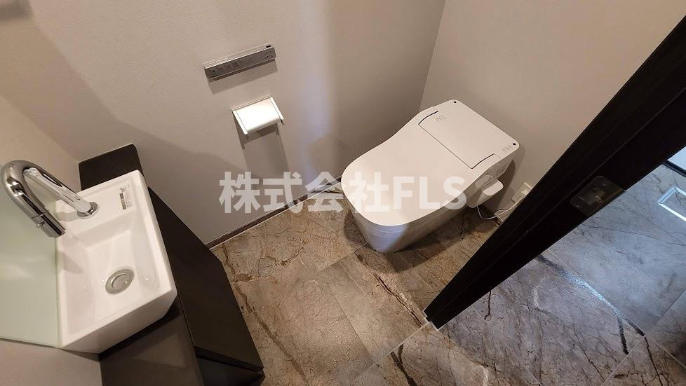 中央区銀座１丁目の賃貸マンションのトイレ