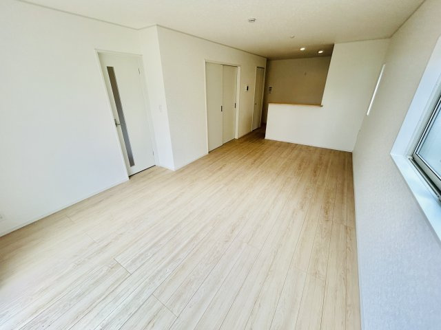 八街市八街ほ第16の居間・リビング