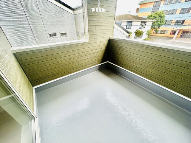 八街市八街ほ第16のバルコニー