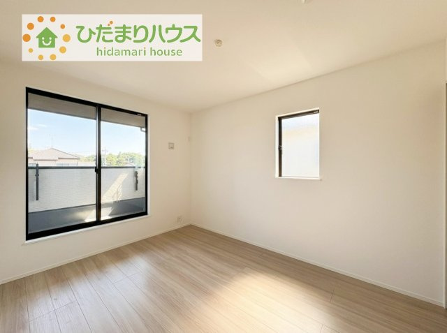 【寝室】 | 取手市野々井第1期　新築戸建　1号棟 | バルコニーに面していて、たっぷり光りの入る明るい主寝室です！