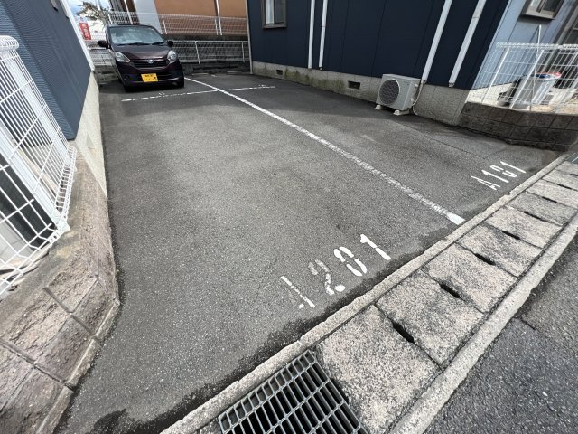 シャーメゾン桜　A棟の駐車場