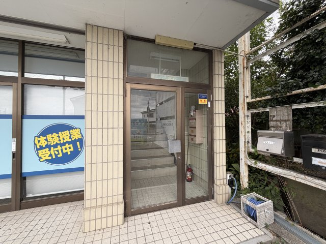大丸ビルのエントランス