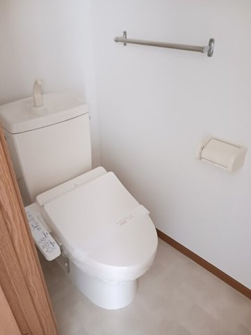 ピアシェ－レ山崎のトイレ|ゆったりとした空間のトイレです