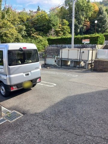カーサ　エンの駐車場|駐車場に車を止められます