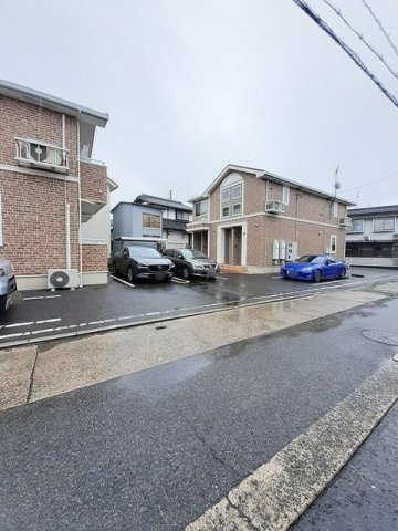 アルバーダＢの駐車場|駐車場に車を止められます