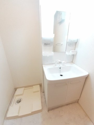 城泉タケノ　Ａの洗面所|忙しい朝には欠かせない洗面所です