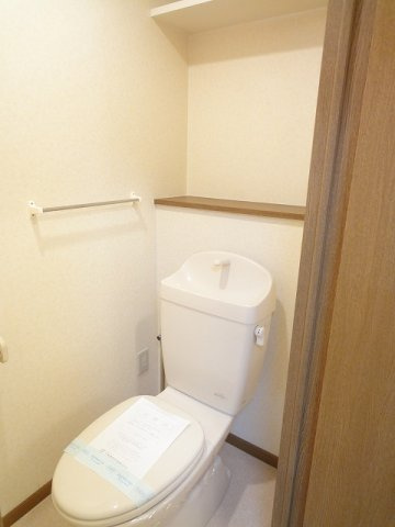 グラン・アルフル東雲のトイレ|落ち着いたトイレです