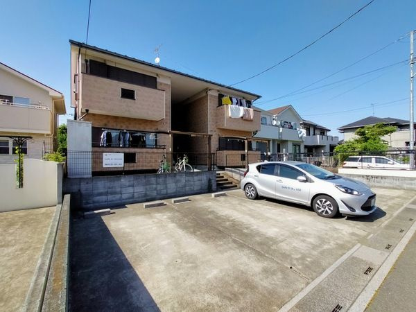 イディアーレ別所の駐車場