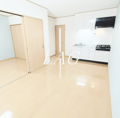 【居間・リビング】 | アムールセンタービレッジ | 洋室のお部屋です。