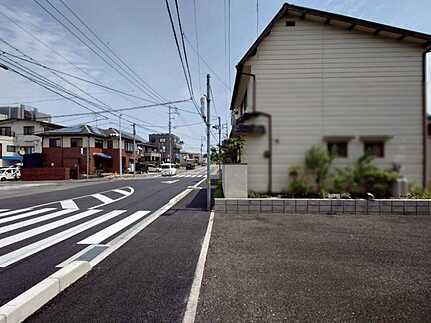 佐伯区海老園１丁目の前面道路含む現地写真