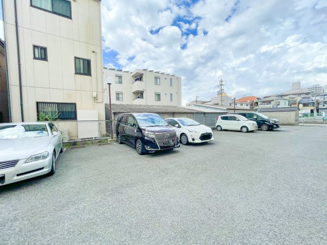 パークサイド御崎の駐車場