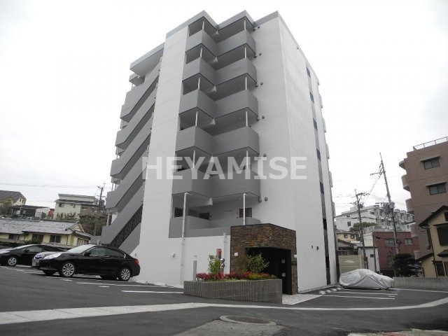 modern palazzo長大医学部前の外観