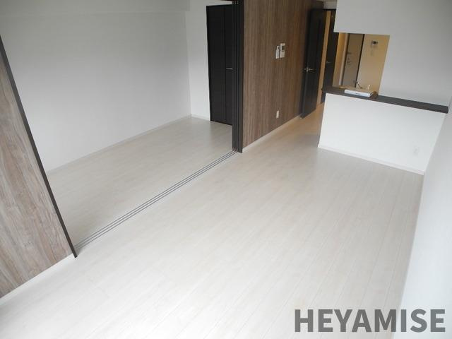 modern palazzo長大医学部前の居間・リビング|※同間取りの別の階のお部屋の写真です※