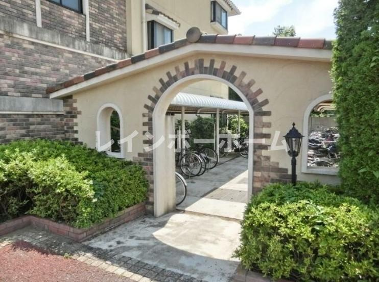 ＰＡＬＡＺＺＯ　ＶＩＶＡＣＥのエントランス
