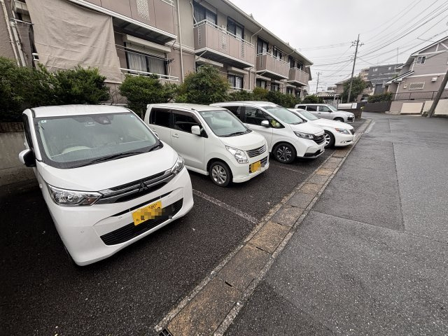 グランパティオの駐車場