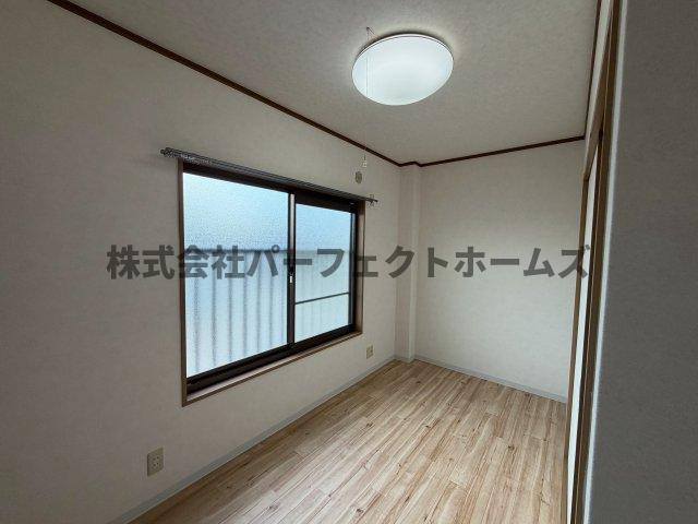 松井ハイツの洋室|使い勝手のいい洋室です