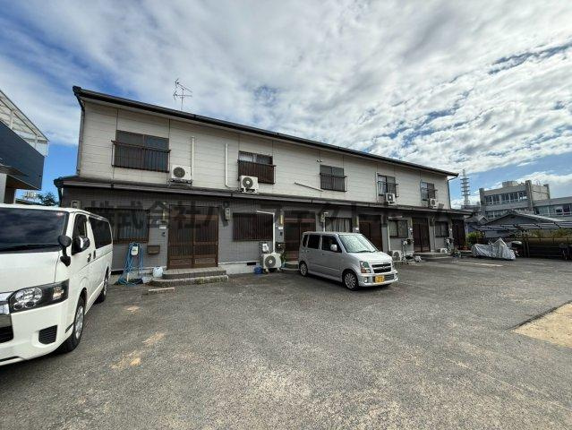 松井ハイツの駐車場