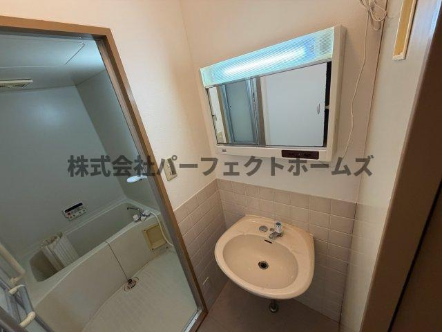 松井ハイツの独立洗面台|使いやすい洗面台です