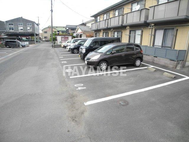 メゾン・ヴィラの駐車場