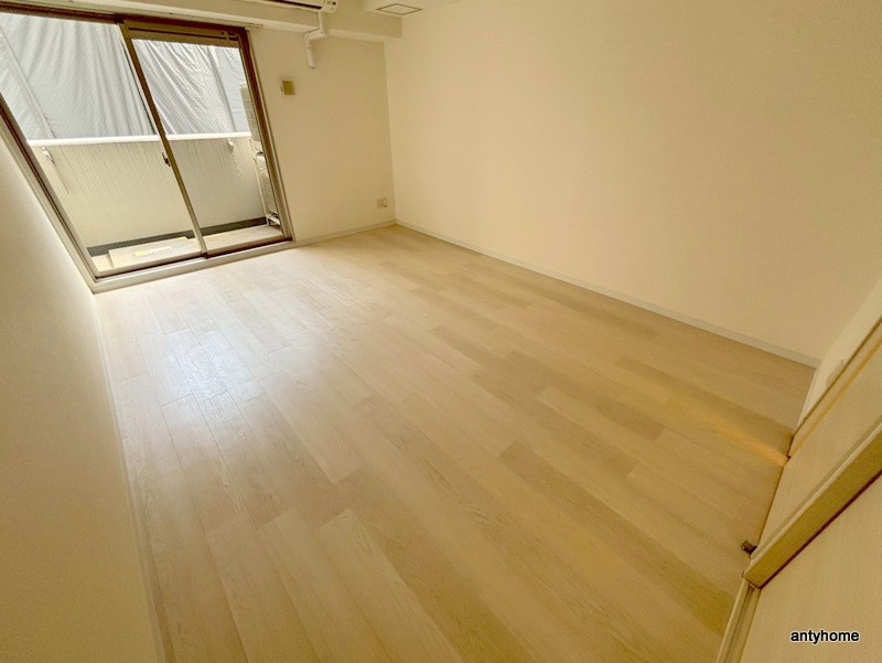 フロンティアコート堺筋本町　仲介手数料無料の居間・リビング