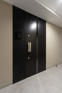 【玄関】 | 堀之内マンション | ※写真は同タイプ住戸です。
