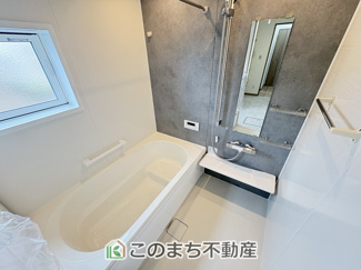 【浴室】 | ワイウッドコート古河市上辺見第14期 | 同社施工物件写真。※建具やフローリング、その他仕様が異なる場合がございます。