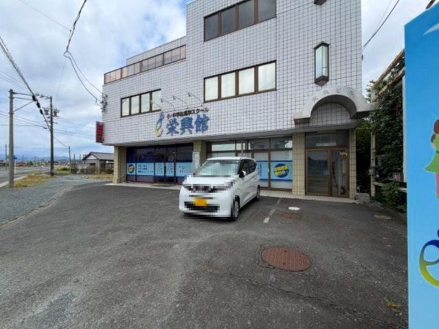大丸ビルの駐車場
