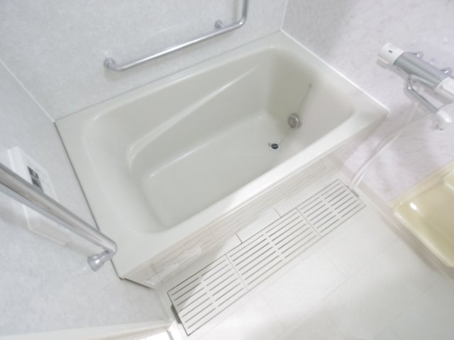 新座四季タウン Ｆ棟の浴室