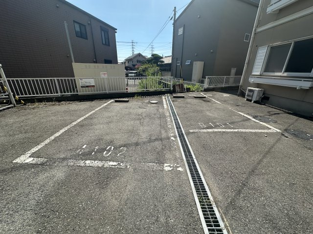 フレグランス妻鹿Ｂ棟の駐車場