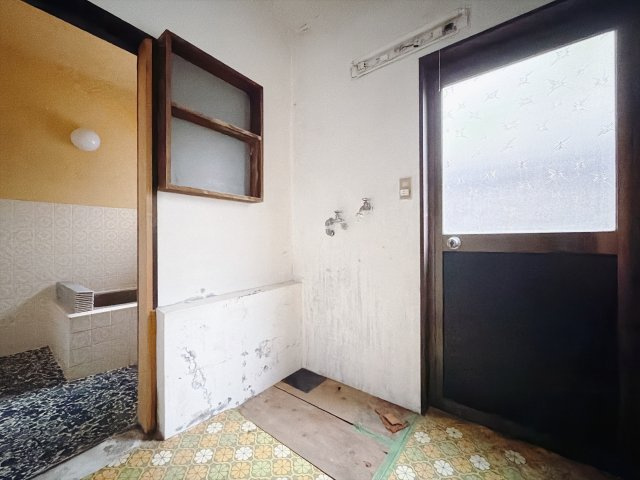 【中古戸建】高崎市剣崎町の独立洗面台|■洗面室｜ゆとりのある洗面脱衣室ではお子様と並んで歯磨きもできるので一緒に成長を楽しめます♪