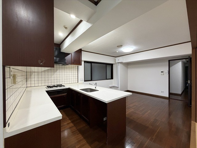 海を望むリフォーム済みマンション　ロワジール川奈のキッチン