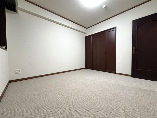 海を望むリフォーム済みマンション　ロワジール川奈の洋室