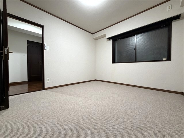 海を望むリフォーム済みマンション　ロワジール川奈の洋室
